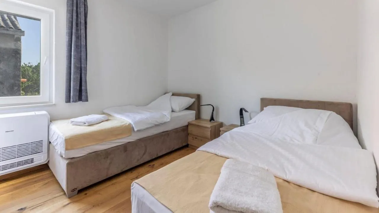 Beautiful New Apartment Ancora 2 Nerezine Croatia